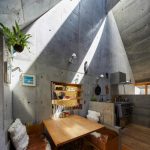 Ngôi nhà nhỏ có vệt nắng xiên ở Tokyo, Nhật Bản